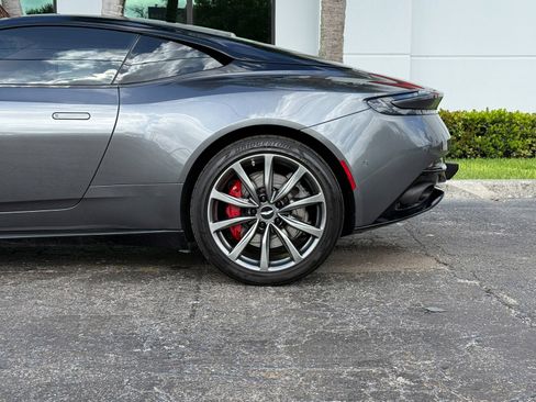 Used 2018 Aston Martin DB11 V12 RWD image 10