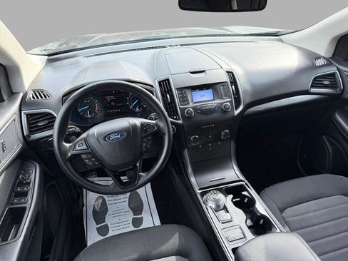 Used 2019 Ford Edge SE image 25