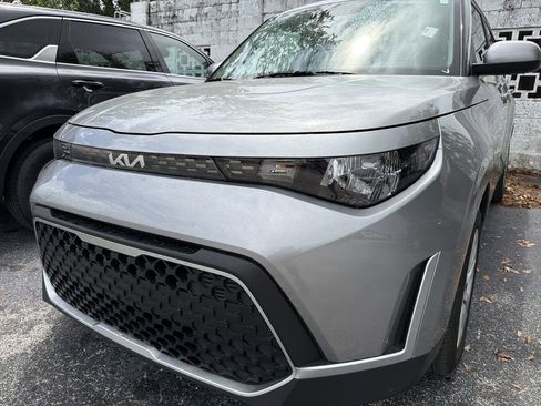 Used 2023 Kia Soul LX image 4