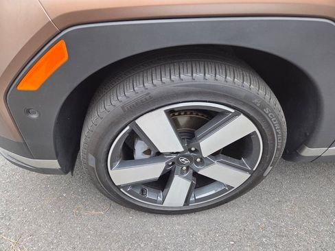 Used 2025 Hyundai Santa Fe Limited FWD image 2