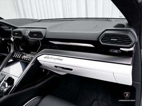 Used 2024 Lamborghini Urus S AWD/4WD image 46