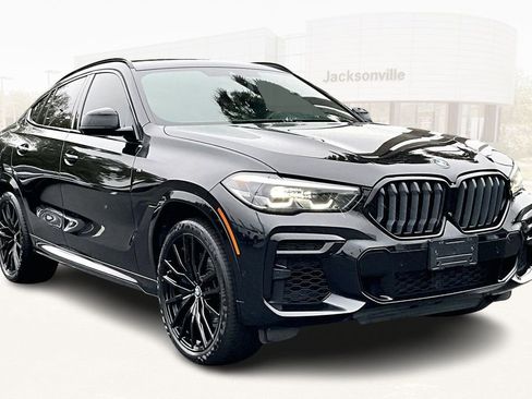 Used 2022 BMW X6 M50i image 3