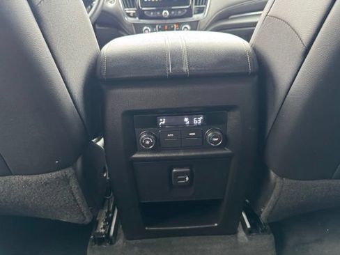 Certified 2023 Chevrolet Traverse LT w/ Rear Camera Mirror Package AWD/4WD image 10
