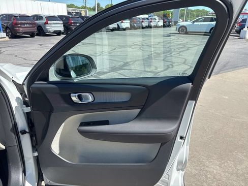 Certified 2026 Volvo XC40 B5 Plus AWD/4WD image 33