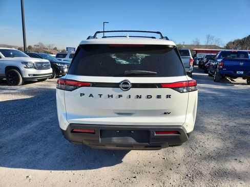 Used 2024 Nissan Pathfinder SV w/ Black Appearance Package image 4