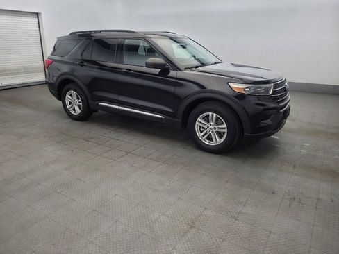 Used 2020 Ford Explorer XLT w/ Comfort Package AWD/4WD image 11