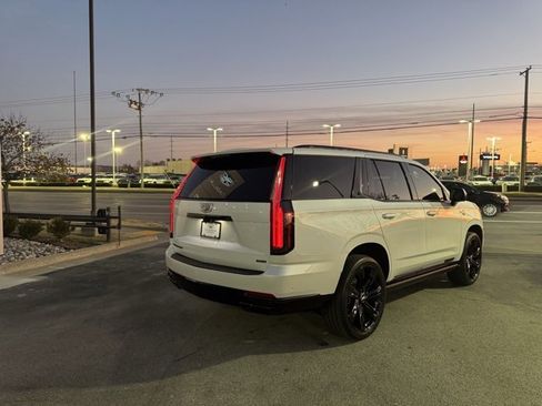 Used 2025 Cadillac Escalade Sport Platinum image 3