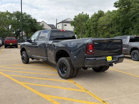 New 2026 RAM 3500 Big Horn AWD/4WD image 5