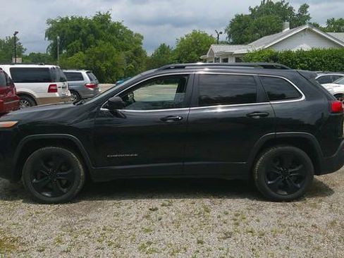 Used 2015 Jeep Cherokee Latitude w/ Cold Weather Group AWD/4WD image 1