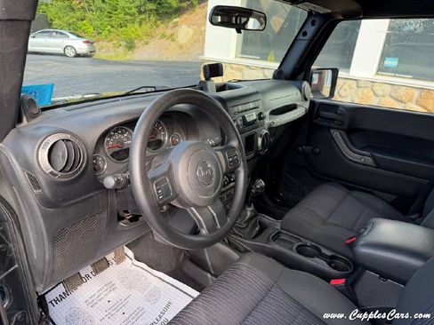 Used 2011 Jeep Wrangler Unlimited Sport AWD/4WD image 6