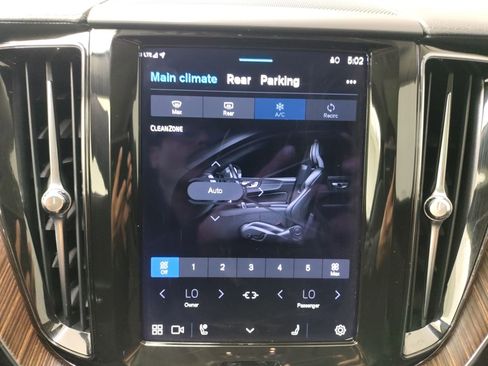 Used 2023 Volvo XC60 B5 Ultimate image 28