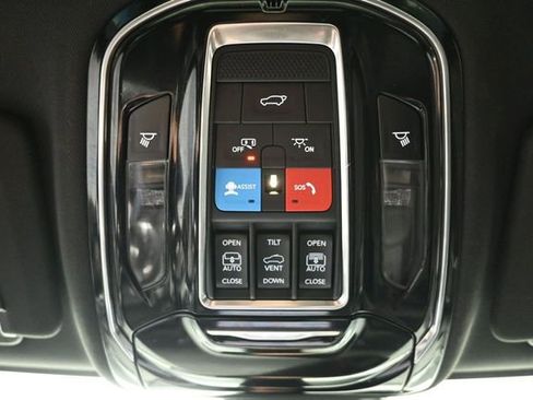 Used 2023 Jeep Grand Cherokee Overland w/ Rear Seat Video Group I AWD/4WD image 28