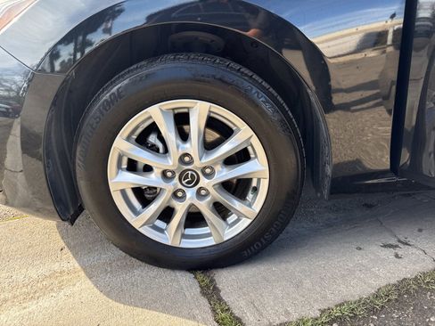 Used 2016 MAZDA MAZDA3 i Touring image 20