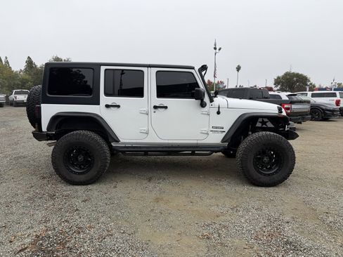 Used 2018 Jeep Wrangler Unlimited Sport S image 6