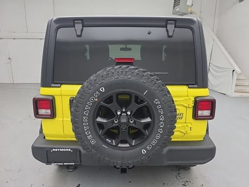 Used 2022 Jeep Wrangler Sport AWD/4WD image 11