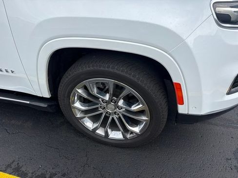 Used 2022 Jeep Grand Wagoneer Series II AWD/4WD image 4