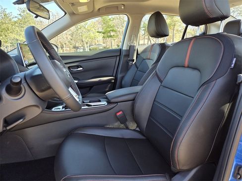 Used 2025 Nissan Sentra SR w/ SR Premium Package image 10