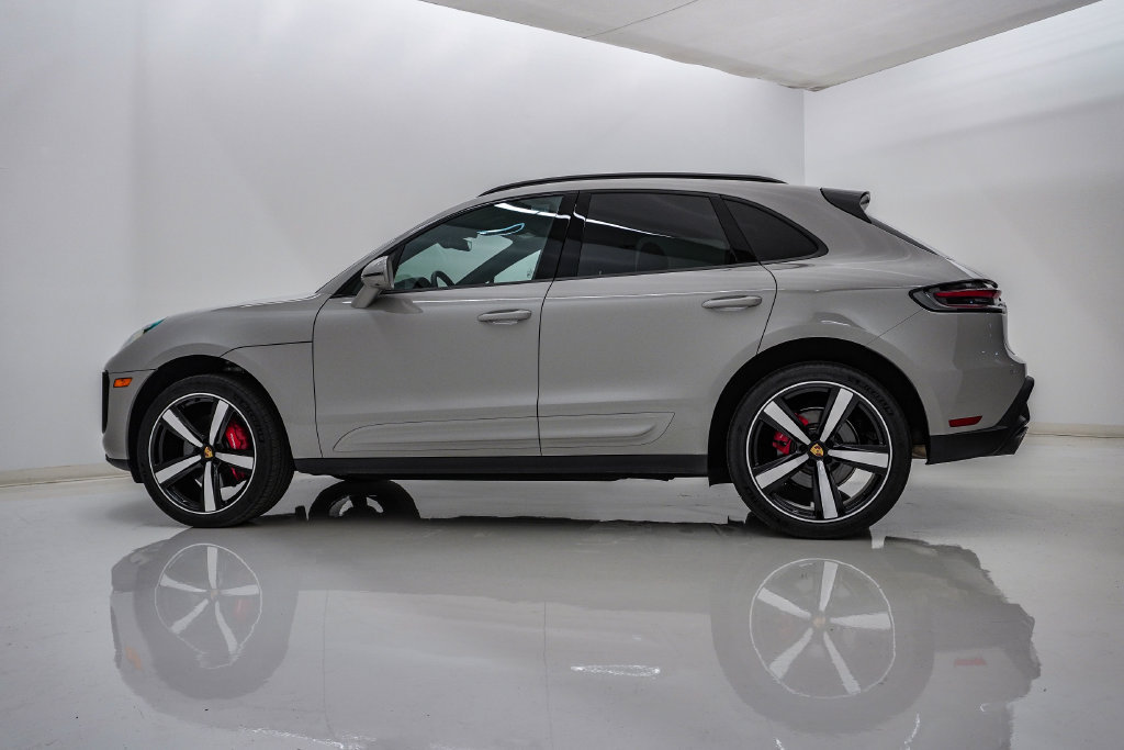 Certified 2026 Porsche Macan S AWD/4WD image 2