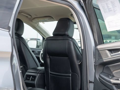 Used 2022 Ford Edge Titanium AWD/4WD image 14