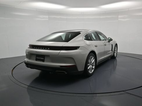 Used 2026 Porsche Panamera image 30