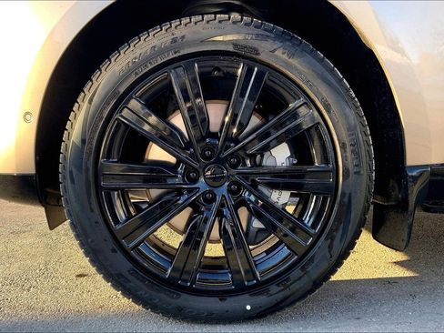 New 2026 Land Rover Range Rover SE image 11