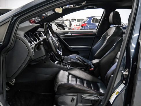Used 2019 Volkswagen GTI SE FWD image 3