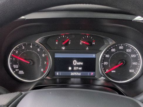 Used 2025 Chevrolet Blazer LT FWD image 6