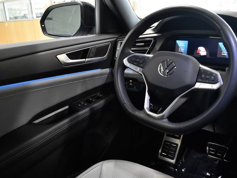 Used 2026 Volkswagen Atlas Cross Sport SEL R-Line AWD/4WD image 24