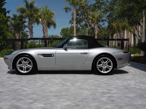 Used 2002 BMW Z8 RWD image 8