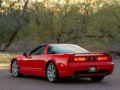 Used 2005 Acura NSX T RWD image 8