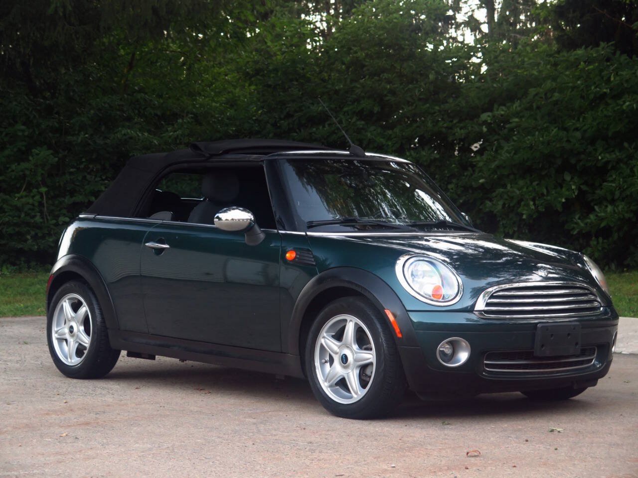 Used 2010 MINI Cooper Convertible FWD image 6