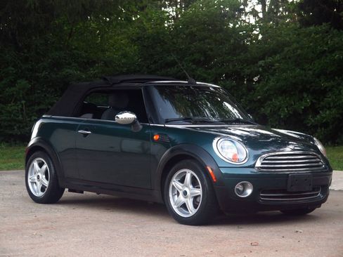 Used 2010 MINI Cooper Convertible FWD image 6