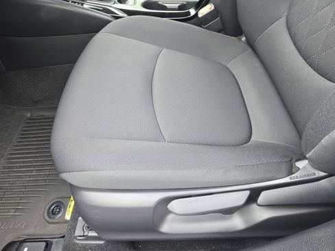 Used 2022 Toyota Corolla LE image 16