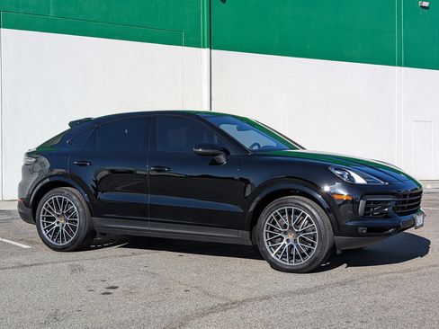 Used 2023 Porsche Cayenne Coupe image 1