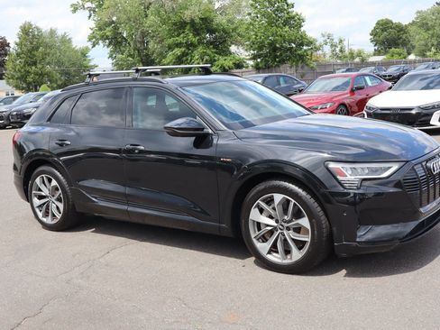 Used 2021 Audi e-tron Premium Plus w/ Premium Plus Package AWD/4WD image 3
