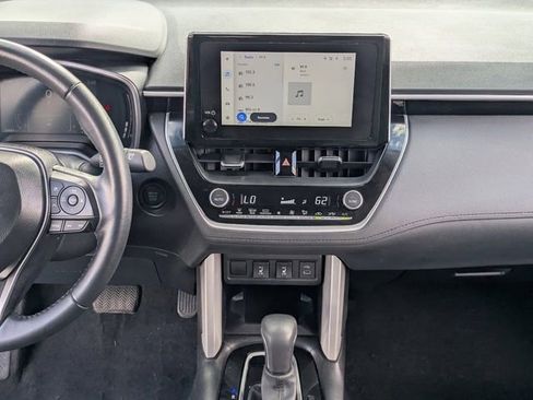 Used 2025 Toyota Corolla Cross XLE image 16