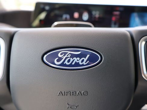 Certified 2025 Ford Expedition Platinum AWD/4WD image 30