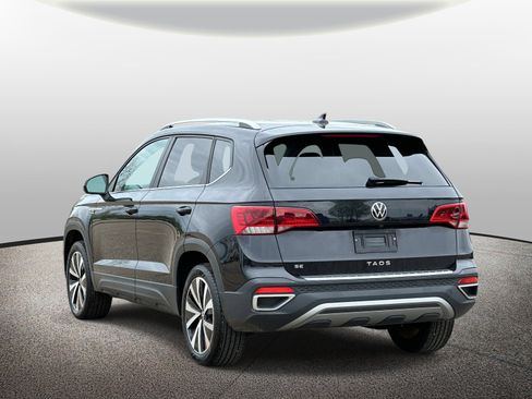 Used 2023 Volkswagen Taos SE FWD image 3