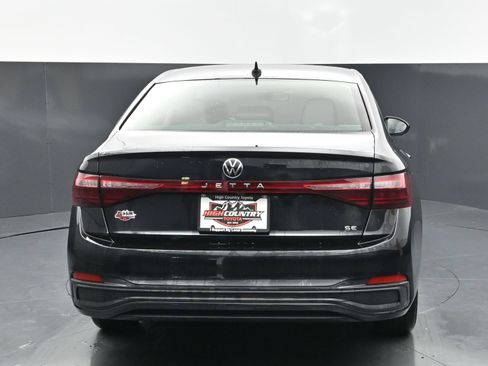 Used 2026 Volkswagen Jetta SE FWD image 5