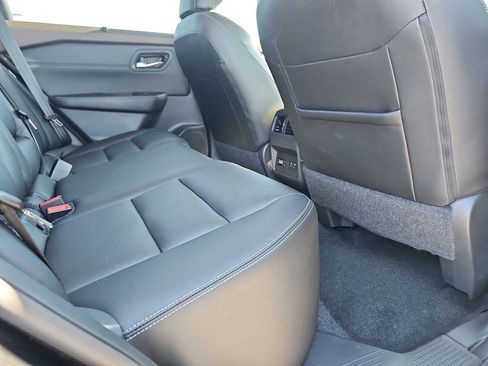 Used 2023 Nissan Rogue SL w/ SL Premium Package image 13