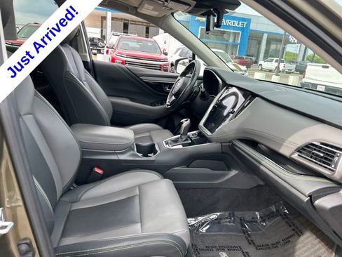 Used 2025 Subaru Outback Onyx Edition AWD/4WD image 32
