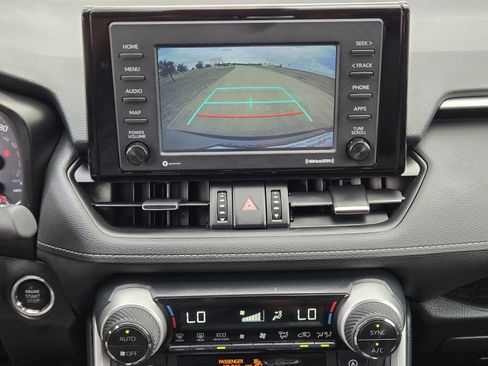 Used 2022 Toyota RAV4 XLE Premium image 21