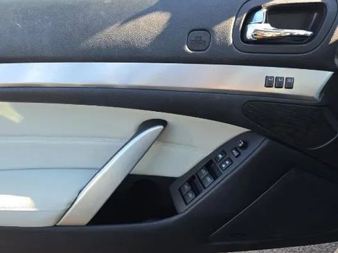 Used 2014 INFINITI Q60 Convertible 2D w/ Premium Package image 15