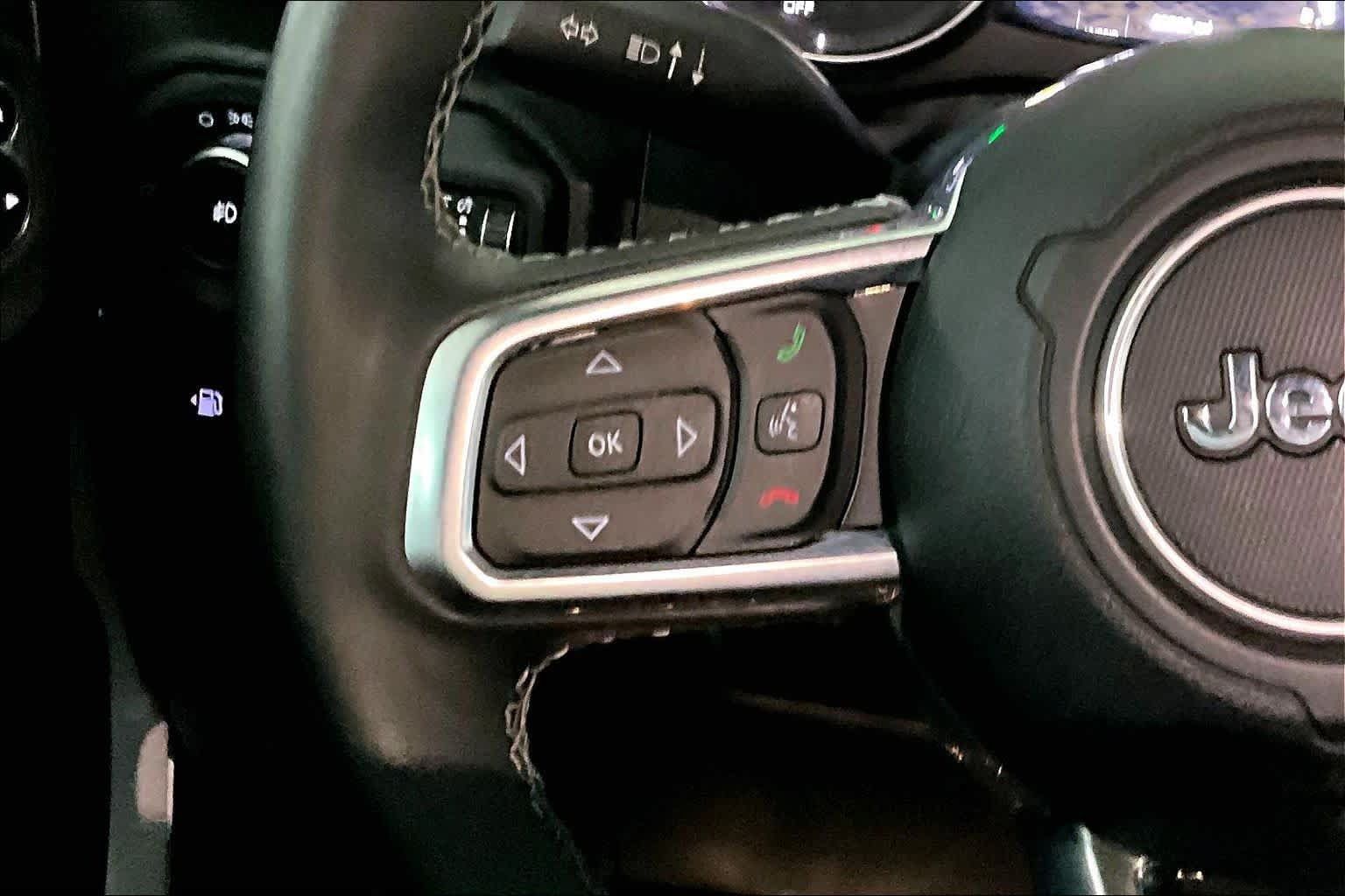 Used 2022 Jeep Wrangler Unlimited Sahara w/ Cold Weather Group AWD/4WD image 23