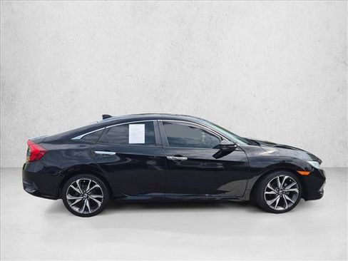Used 2021 Honda Civic Touring image 4