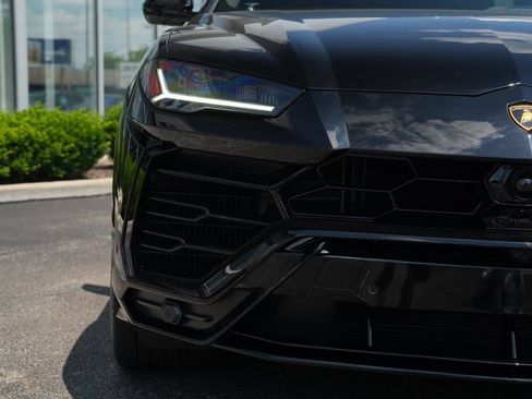 Used 2022 Lamborghini Urus AWD/4WD image 31