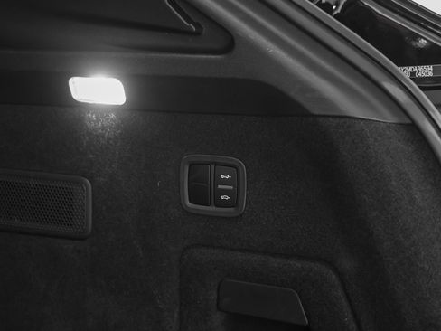 Certified 2021 Porsche Cayenne Turbo image 21