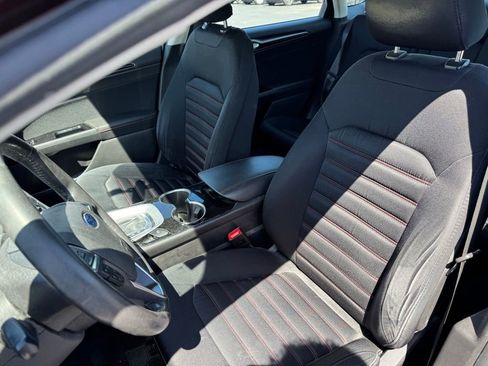 Used 2016 Ford Fusion SE w/ Equipment Group 201A FWD image 10