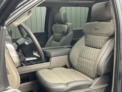 Used 2026 Ford F450 Platinum w/ Platinum Plus Package image 35