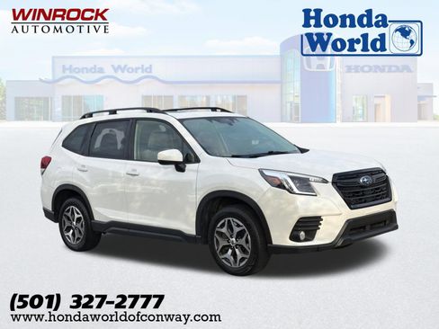 Used 2023 Subaru Forester Premium AWD/4WD image 1